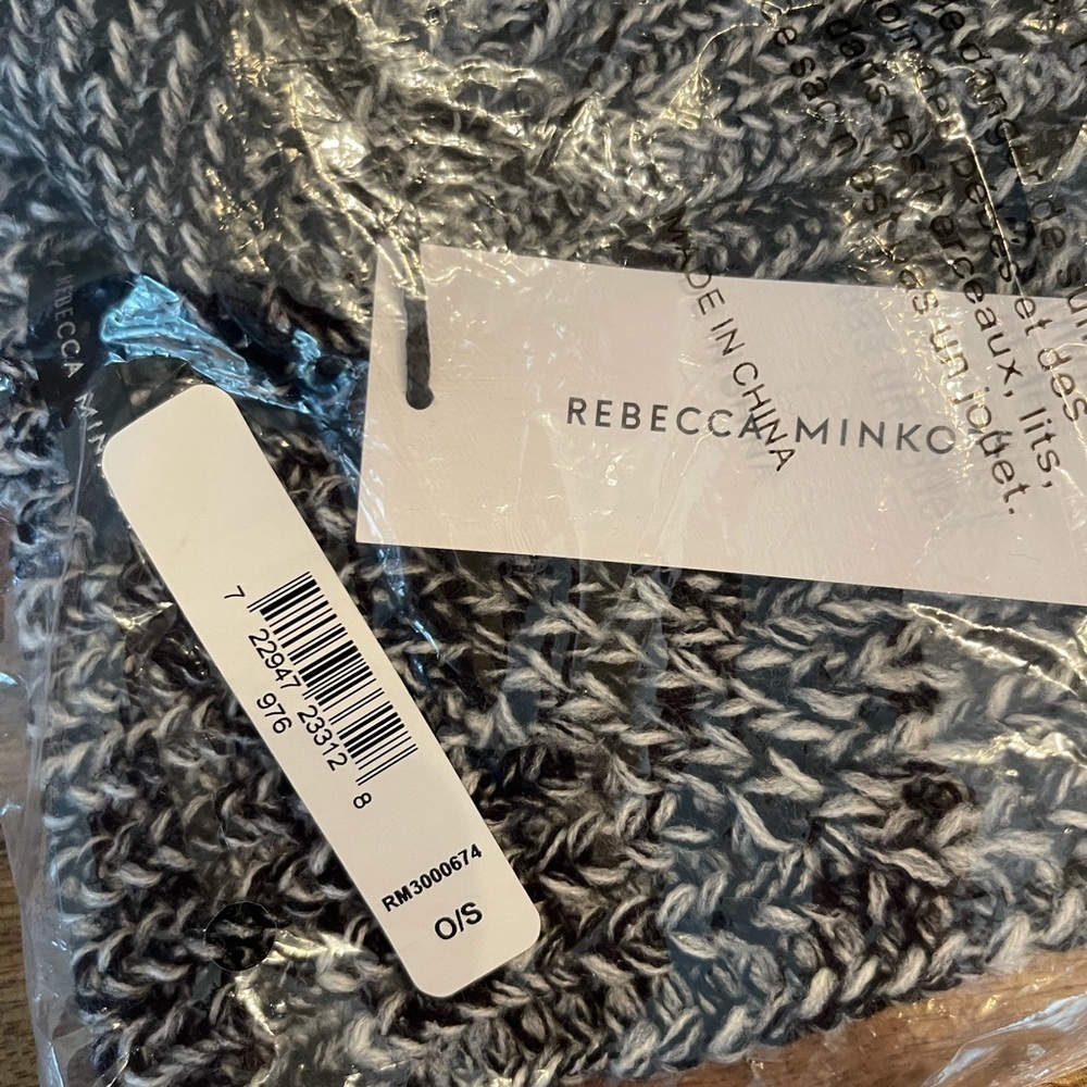 Rebecca Minkoff Beanie & Arm Warmer - Picture 2 of 4